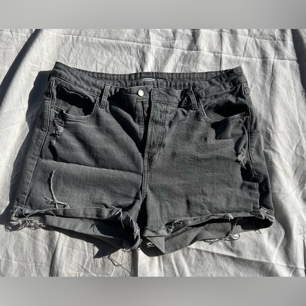 Old Navy distressed shorts. Size 18, gray